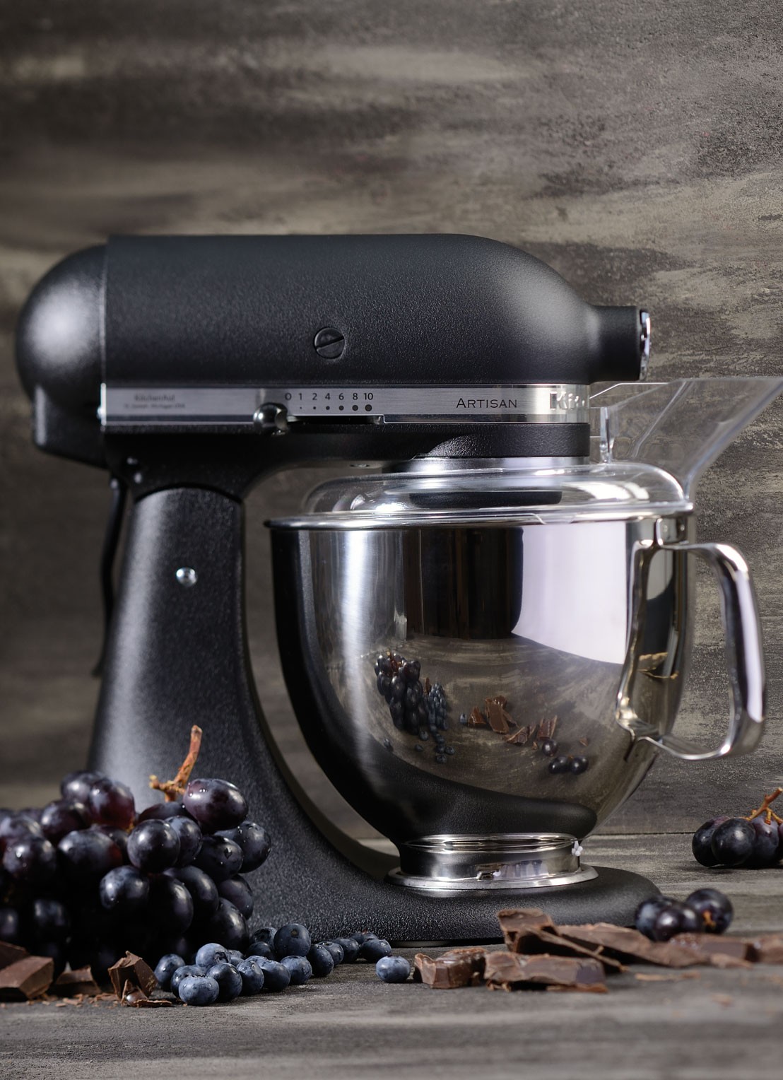 KitchenAid Artisan keukenmachine met kantelbare kop 4,8 liter 5KSM175PSEBK - Vulkaanzwart - voorkant 2 vulkaanzwart