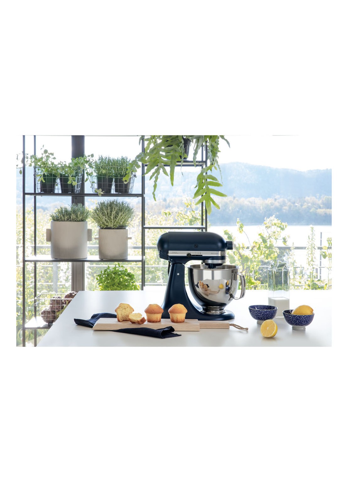 KitchenAid Artisan keukenmachine met kantelbare kop 4,8 liter 5KSM175PSEIB - Matte Ink Blue - voorkant 2 matte ink blue