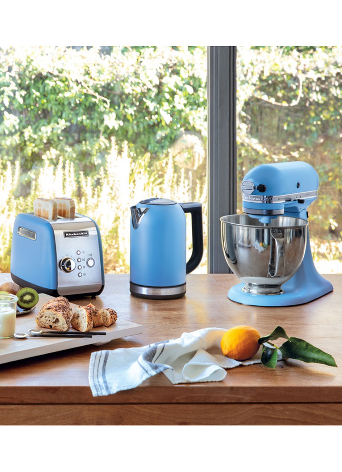 KitchenAid Artisan keukenmachine met kantelbare kop 4,8 liter 5KSM175PSEVB - Velvet blue - voorkant 4 velvet blue