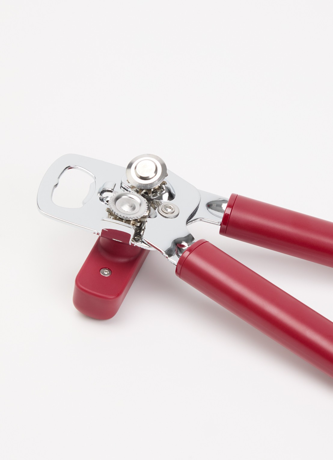 KitchenAid Classic blikopener met flesopener  - voorkant 2 rood