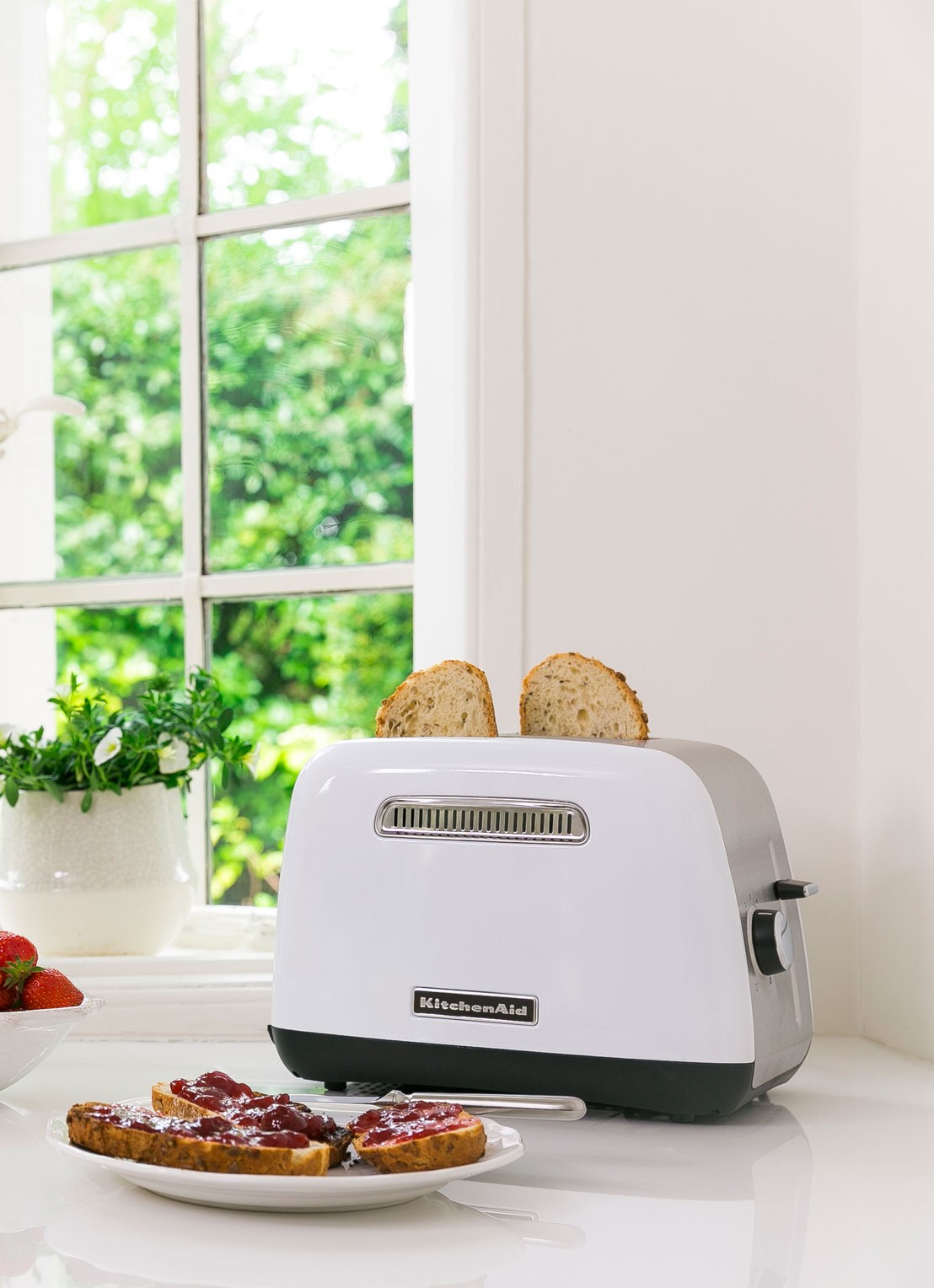 KitchenAid Classic broodrooster met 2 sleuven 5KMT2115 - voorkant 2 wit
