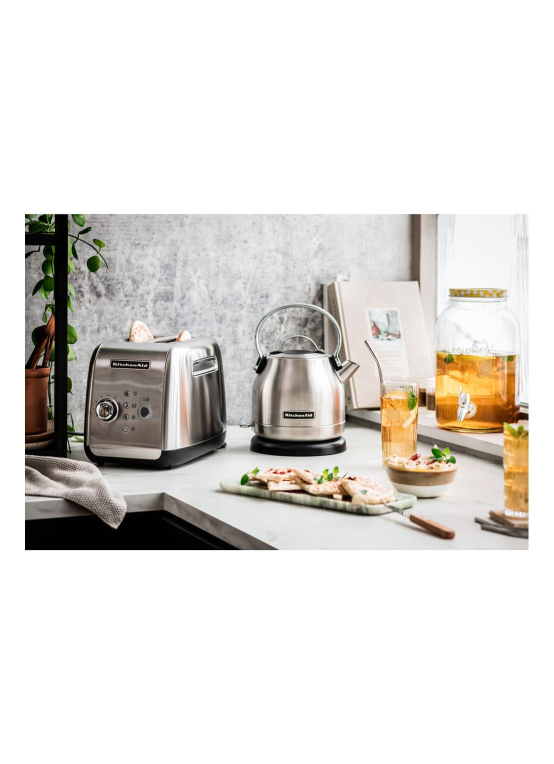KitchenAid Classic waterkoker 1,25 liter 5KEK1222 - Roestvrij Staal - voorkant 2 zilver