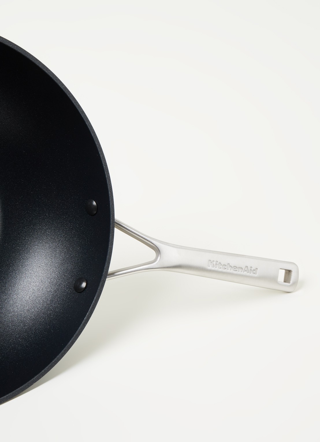 KitchenAid Forged Hardened Aluminium wokpan Ø30 cm - detail zwart