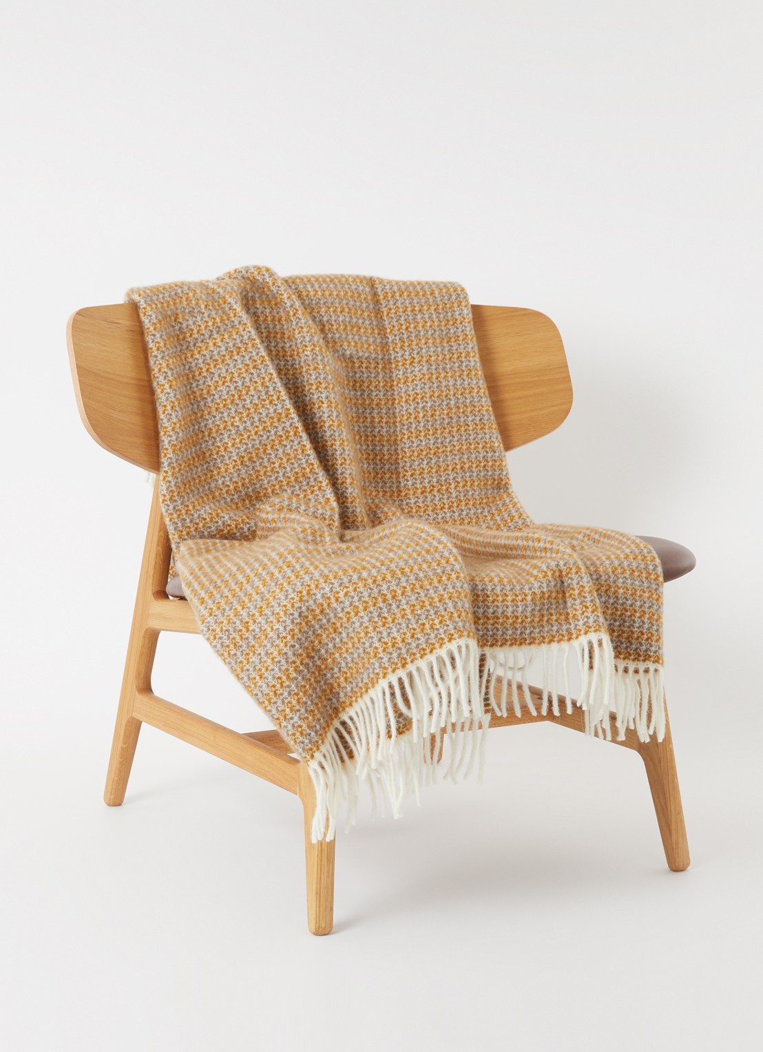 Klippan Curve plaid 130 x 200 cm  - voorkant 3 mosterd