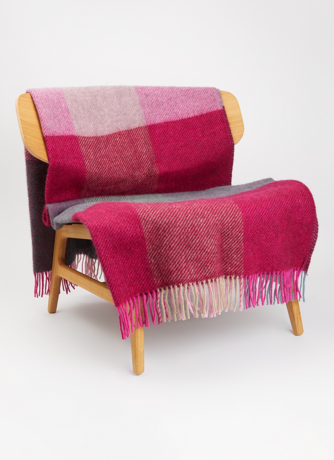 Klippan Gotland Check plaid van wol 130 x 200 cm - voorkant 2 roze