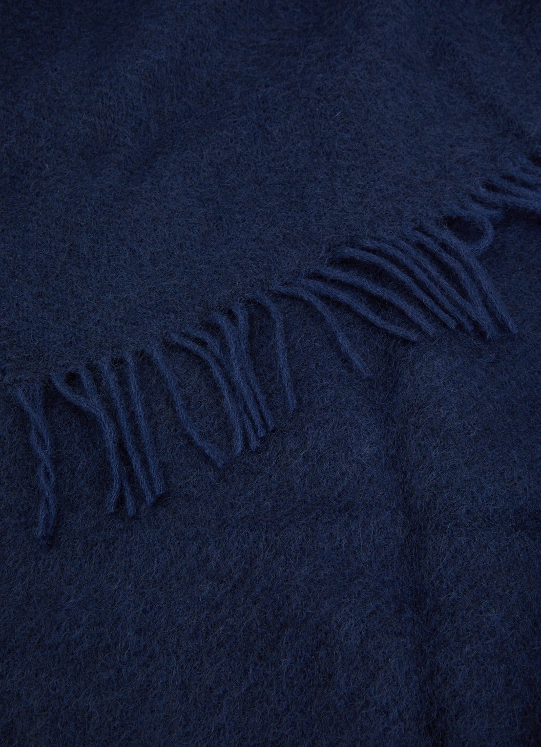 Klippan Gotland plaid van lamswol 130 x 200 cm - detail 3 donkerblauw