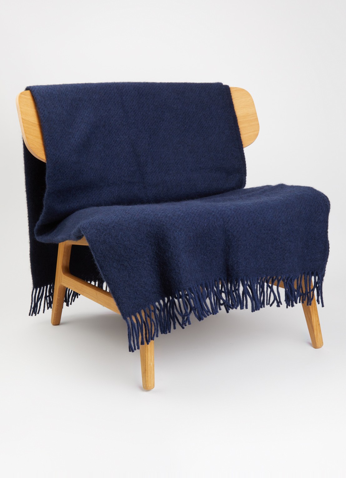 Klippan Gotland plaid van lamswol 130 x 200 cm - voorkant 2 donkerblauw