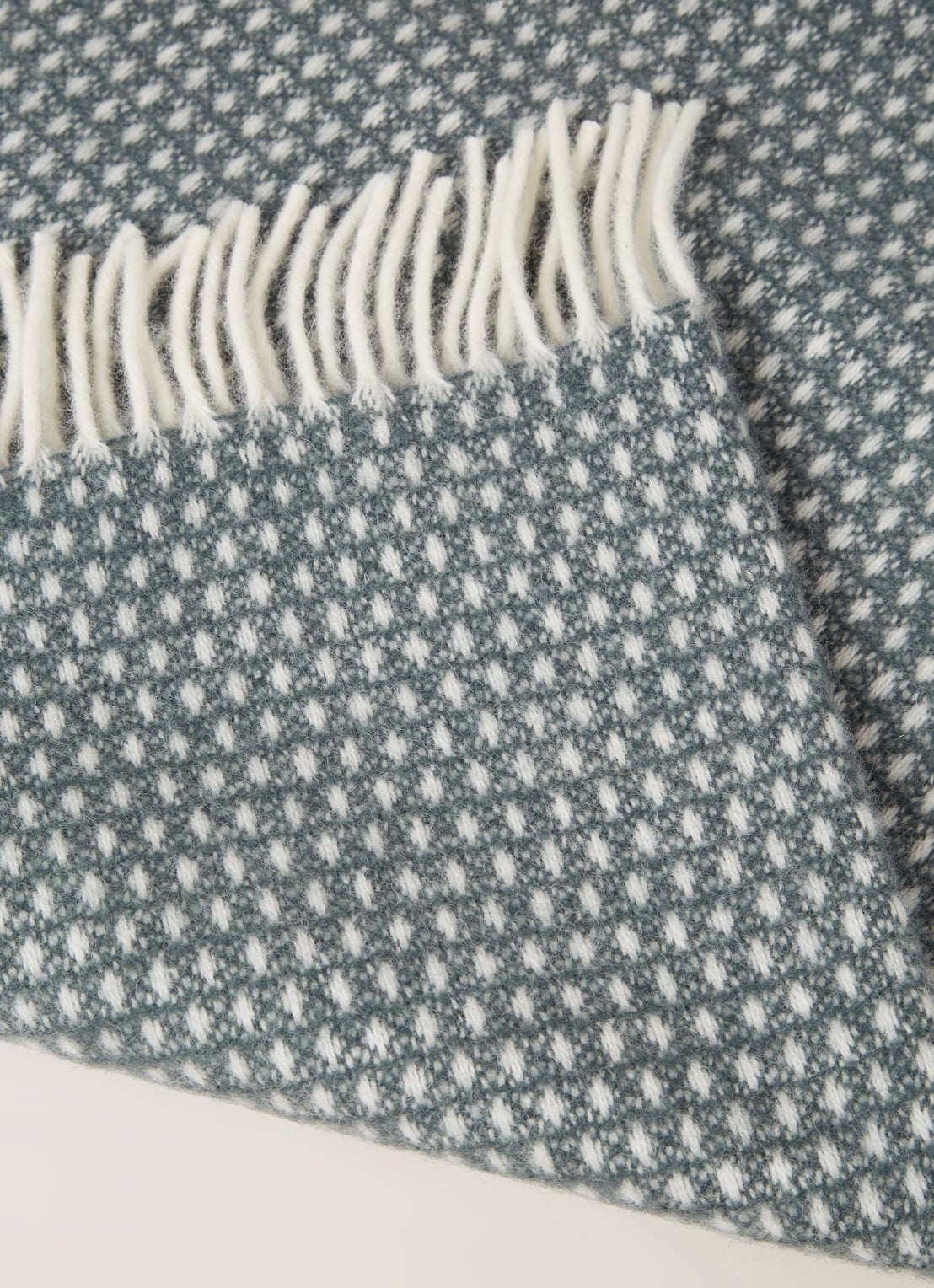 Klippan Knut plaid van lamswol 130 x 200 cm - detail blauwgrijs