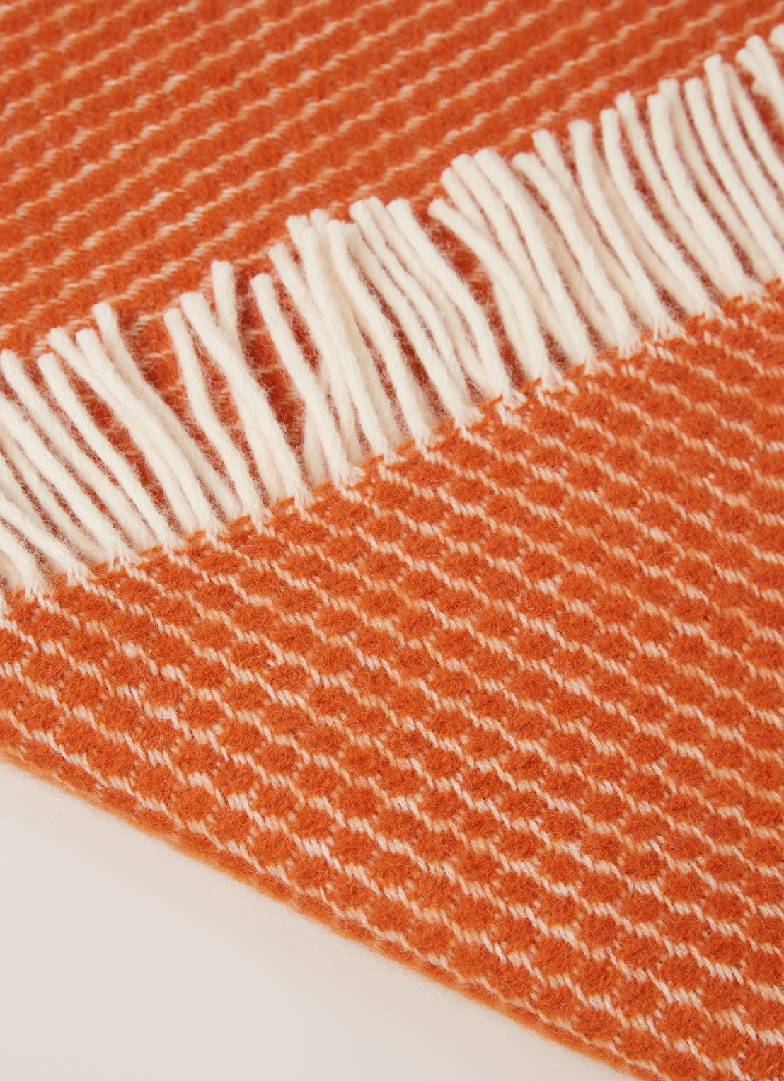 Klippan Little My zitkussen Ø21 cm - detail donkeroranje