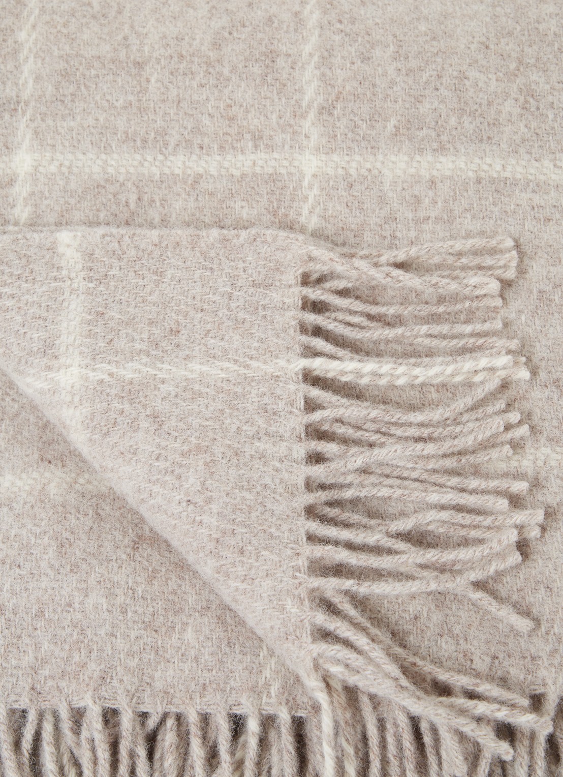 Klippan Vinga plaid van lamswol 130 x 200 cm - detail 3 beige