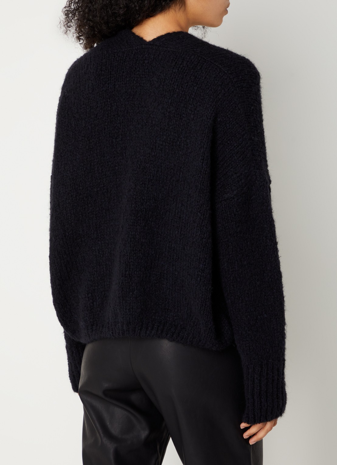 Knit-ted Becky grofgebreid openvallend vest in alpaca wolblend - achterkant 4 donkerblauw