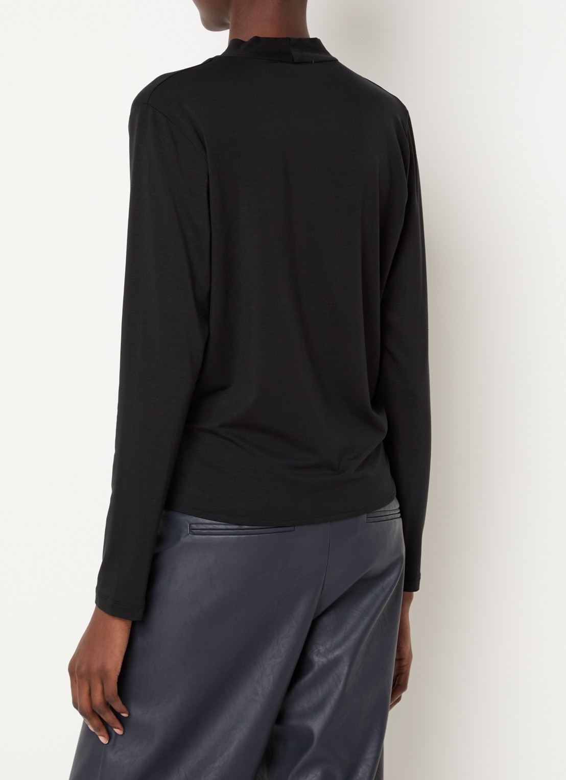 Knit-ted Jetty wikkeltop met V-hals - achterkant 2 zwart