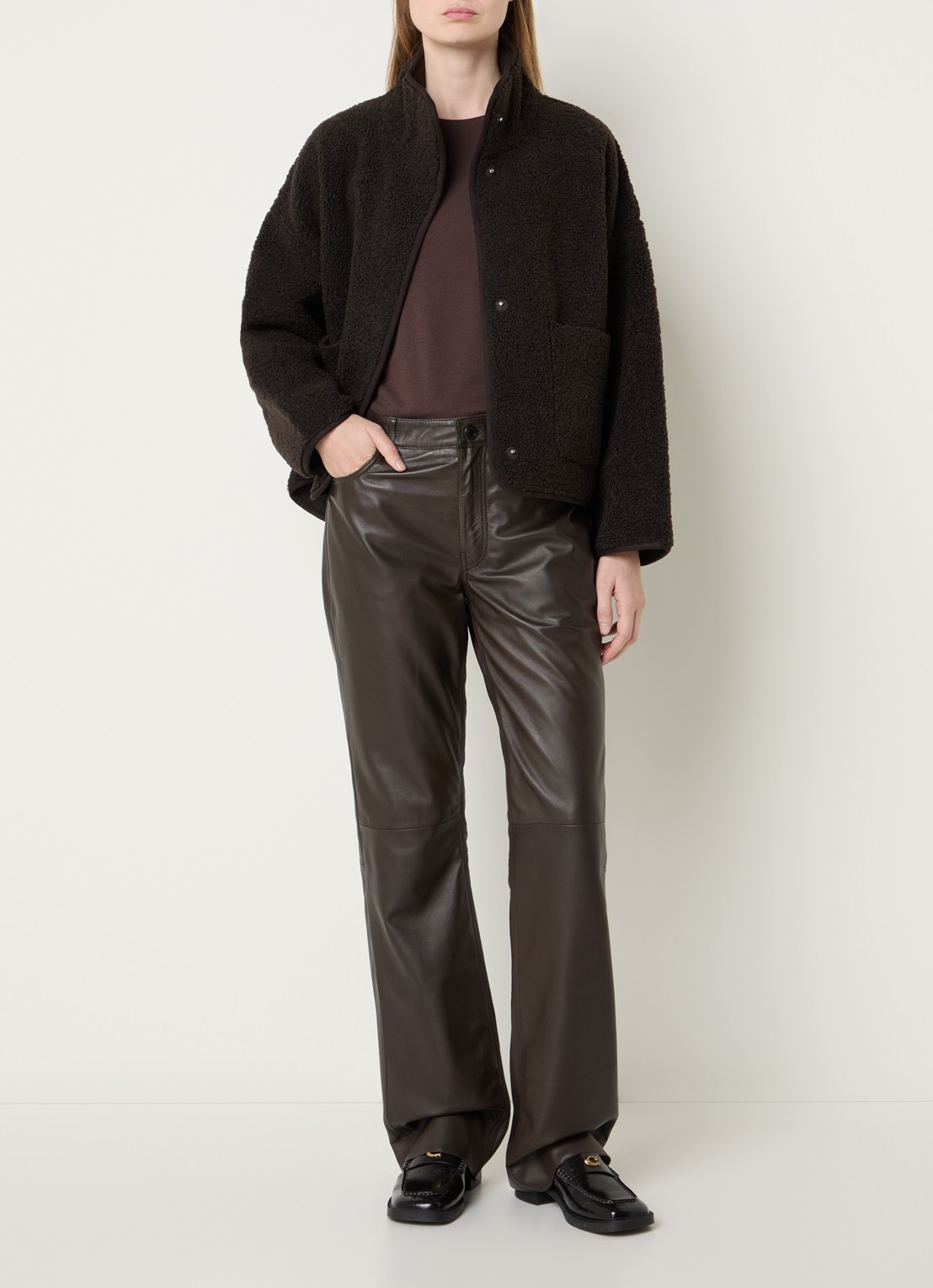 Knit-ted Jill jack van teddy met steekzakken - voorkant 4 roodbruin