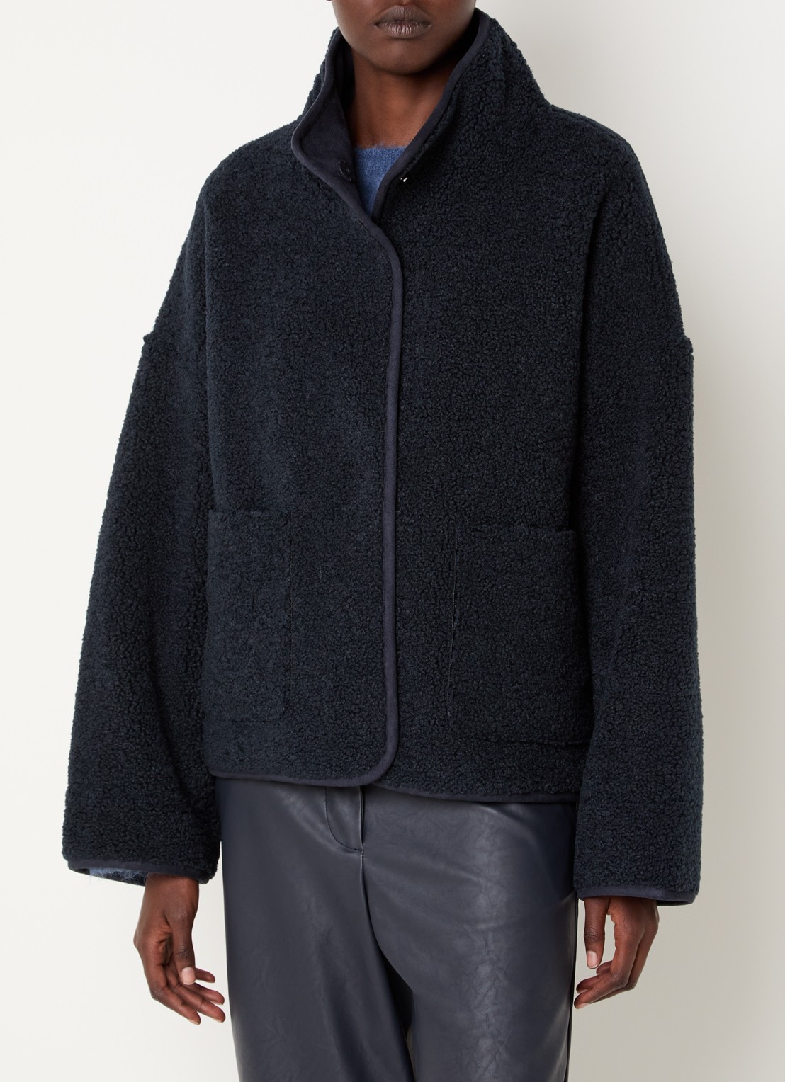 Knit-ted Jill jack van teddy met steekzakken - detail donkerblauw