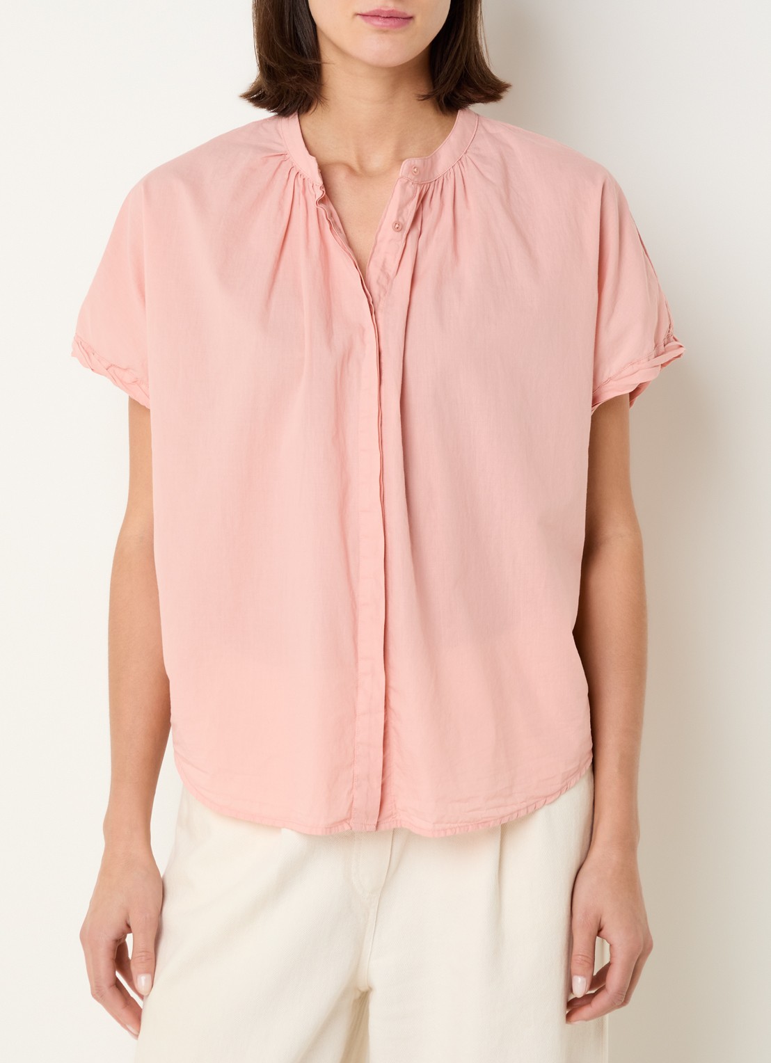 Knit-ted Lotus blouse met plooidetail - detail 4 zalmroze