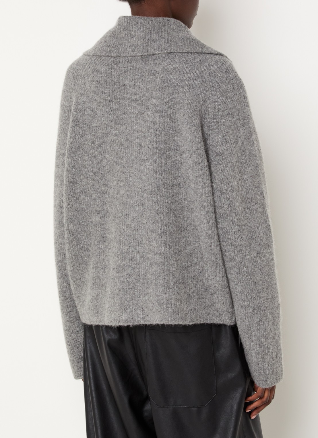 Knit-ted Milo grofgebreid vest met opstaande kraag - achterkant 4 donkergrijs