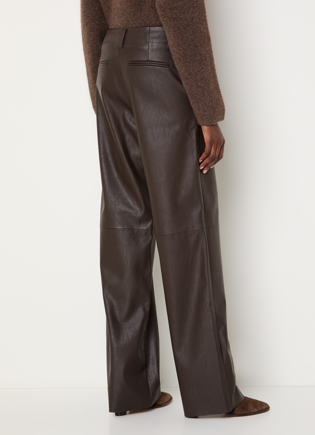 Knit-ted Naomi high waist straight fit broek van imitatieleer - achterkant 4 donkerbruin