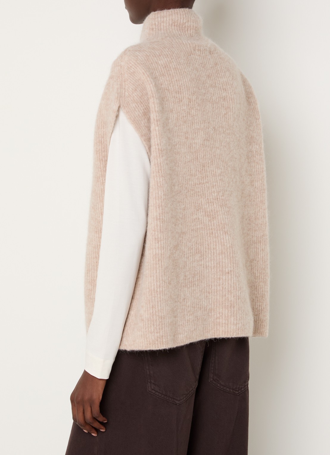 Knit-ted Rave spencer met opstaande kraag - achterkant creme