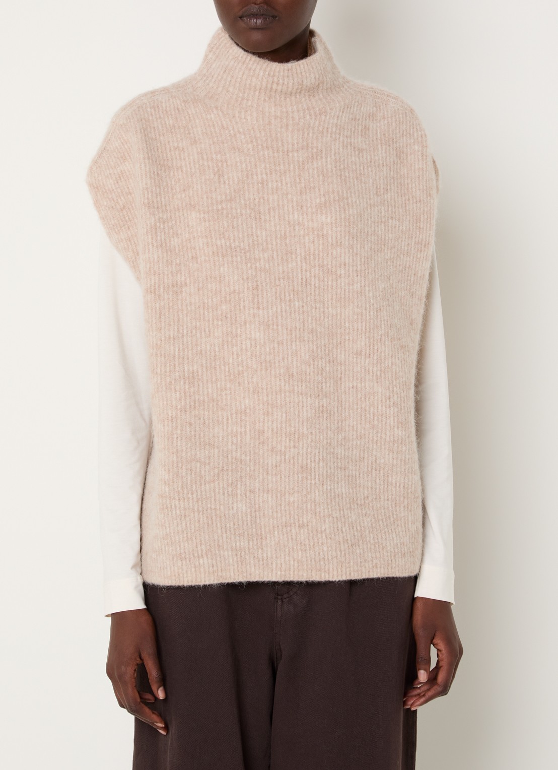Knit-ted Rave spencer met opstaande kraag - detail 4 creme