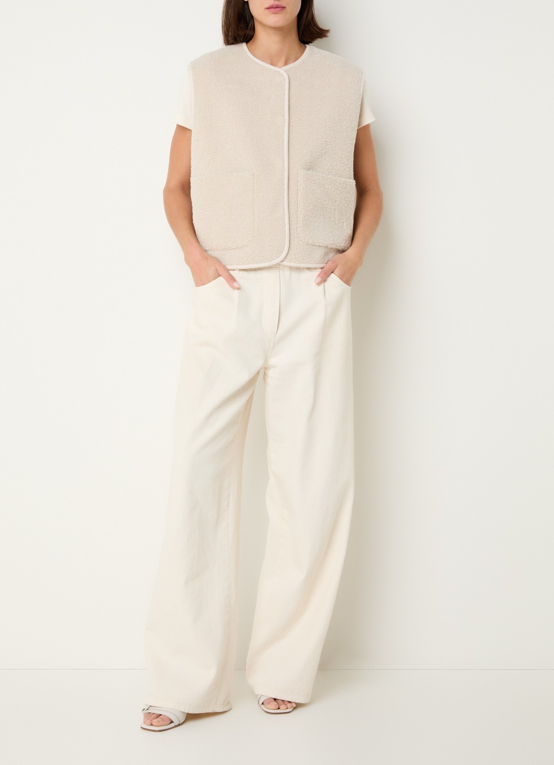 Knit-ted Ted reversible gilet van teddy met steekzakken - voorkant 3 creme
