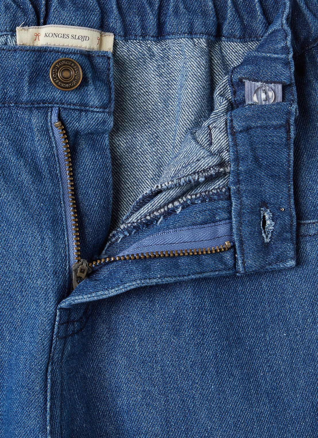 Konges Sløjd Elba flared jeans met donkere wassing - detail 3 indigo