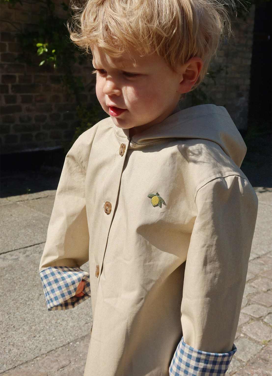 Konges Sløjd Trenchcoat met capuchon - detail beige