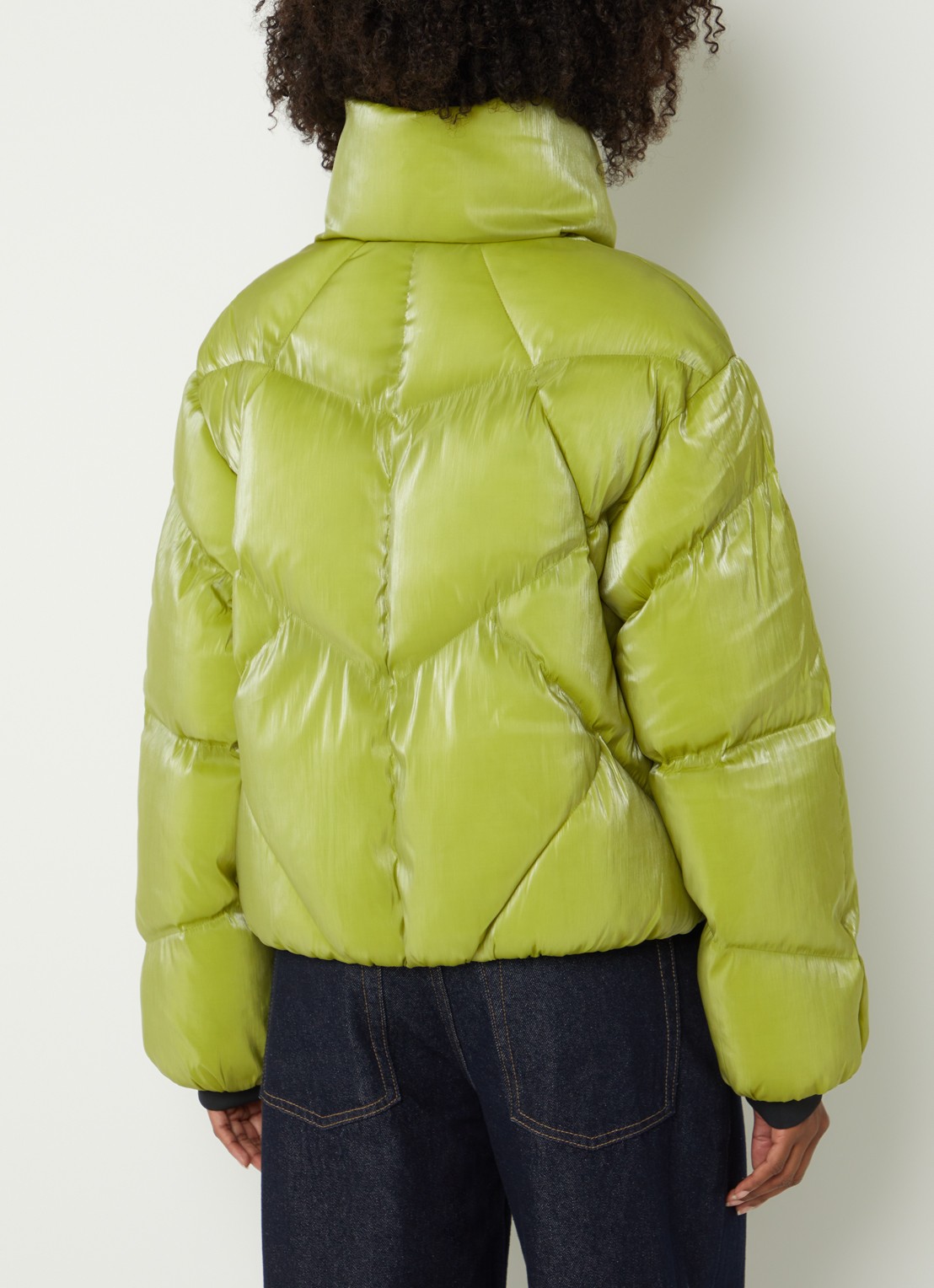 Krakatau Nebula pufferjack met quilt patroon en steekzakken - achterkant 4 lime