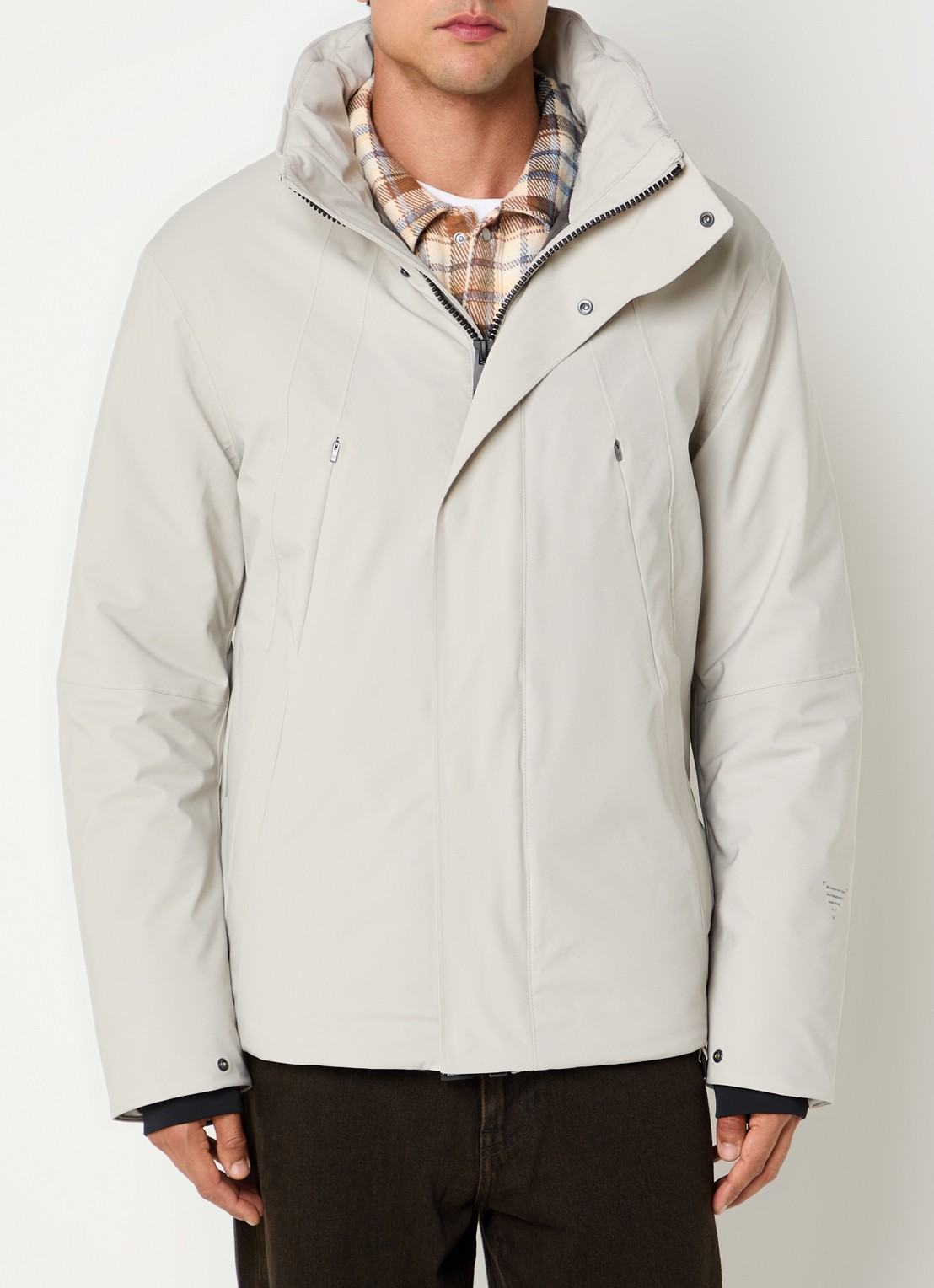 Krakatau Softshell jack met capuchon en ritszakken - detail lichtgrijs