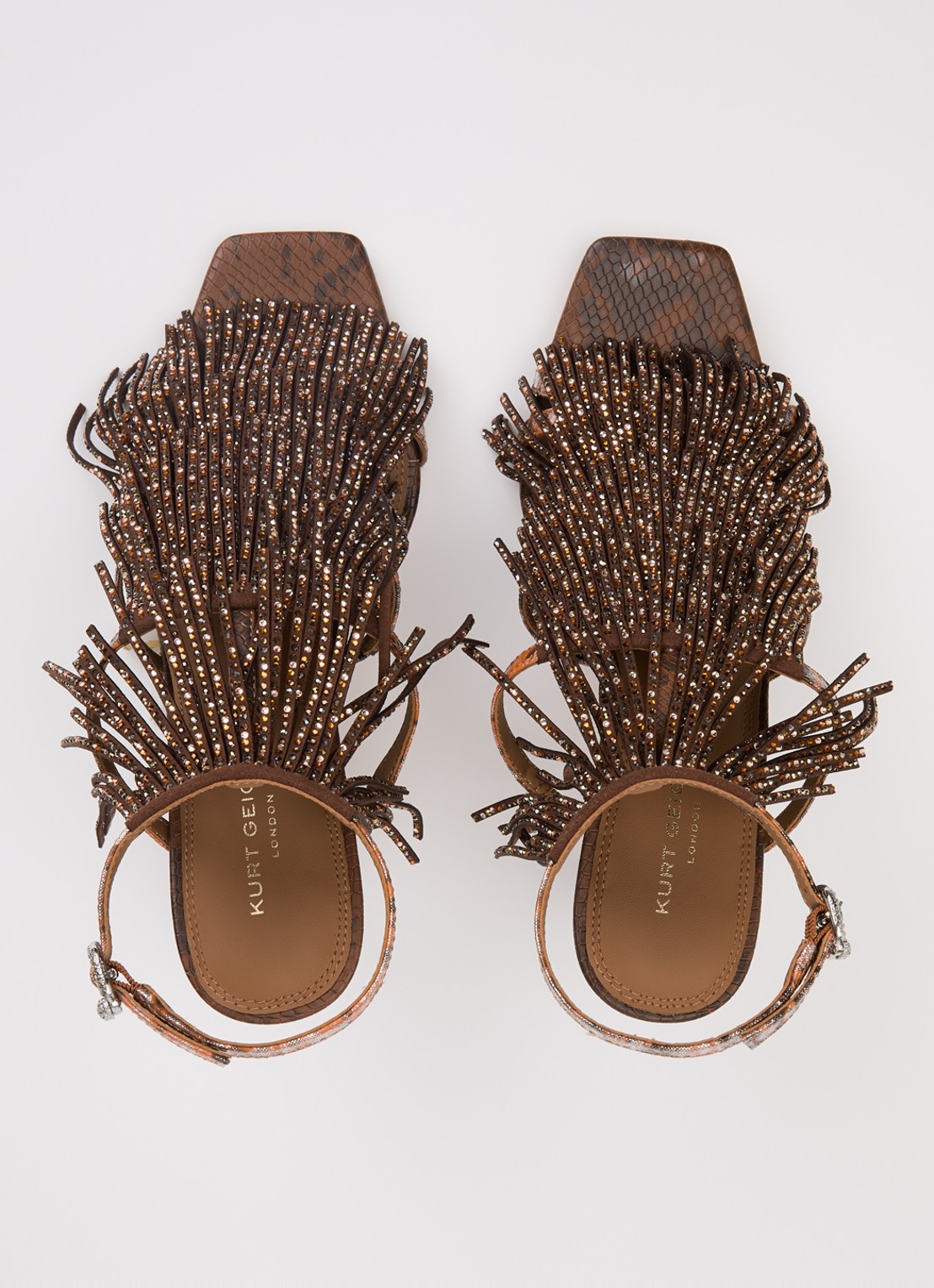 Kurt Geiger 90 sandalette met strass en franjes - detail 4 donkerbruin
