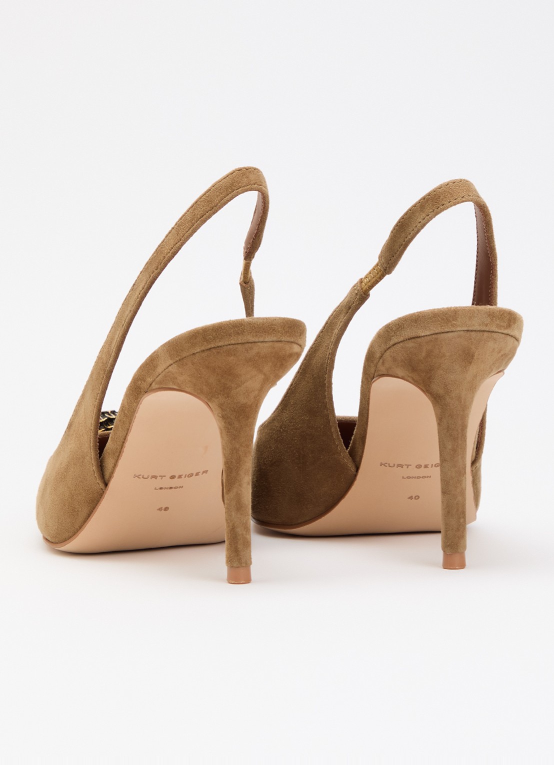Kurt Geiger Belgravia pump met logo - achterkant naturel
