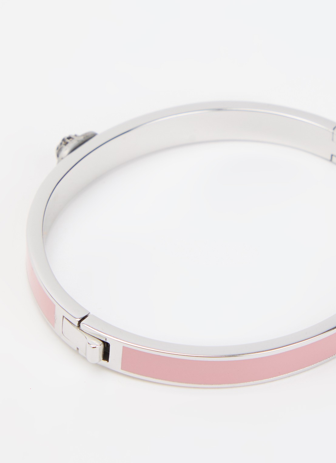 Kurt Geiger Chelsea bangle met kristal - detail roze