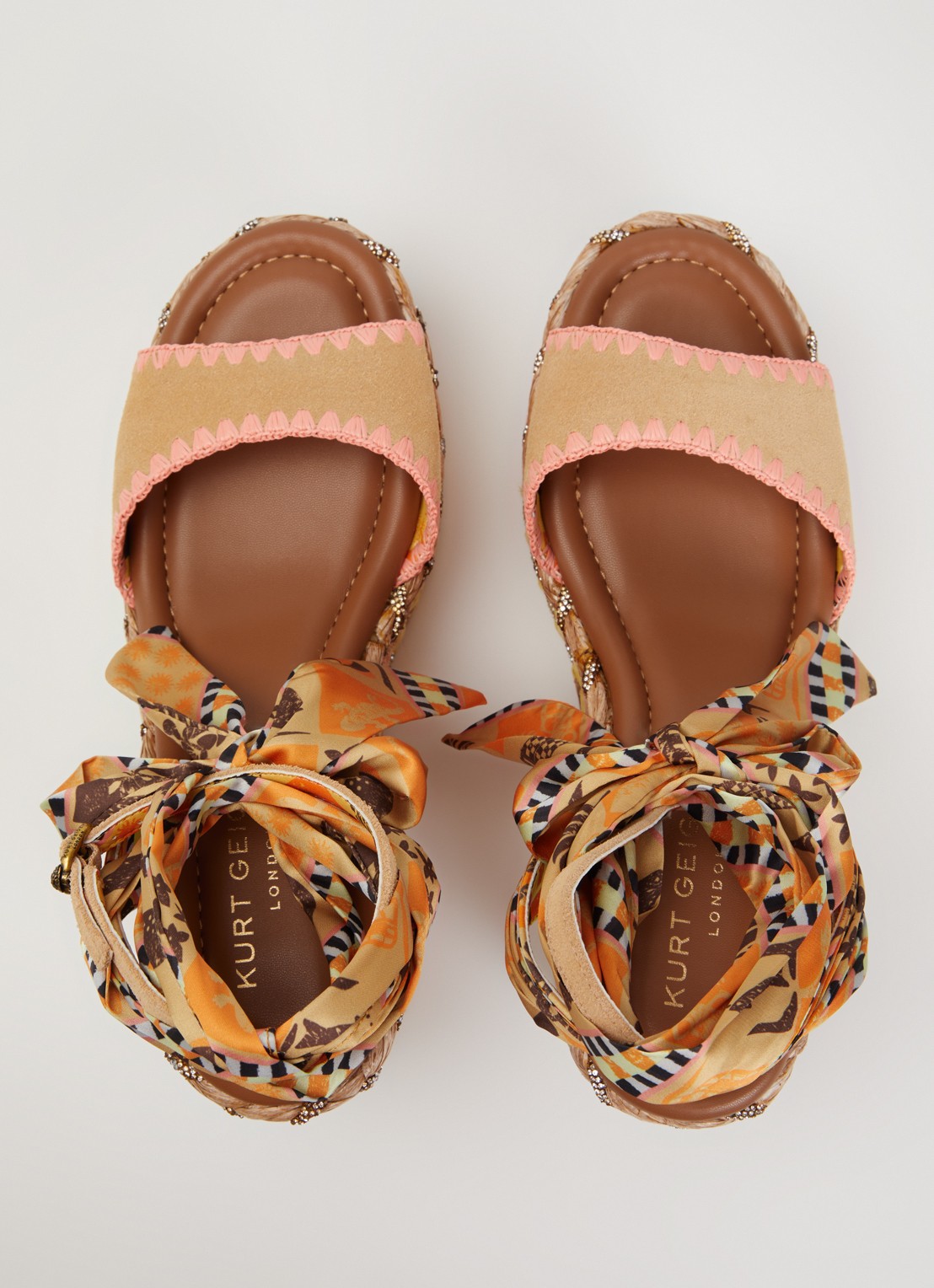 Kurt Geiger Chelsea Scarf sandalette van suède - detail 4 beige