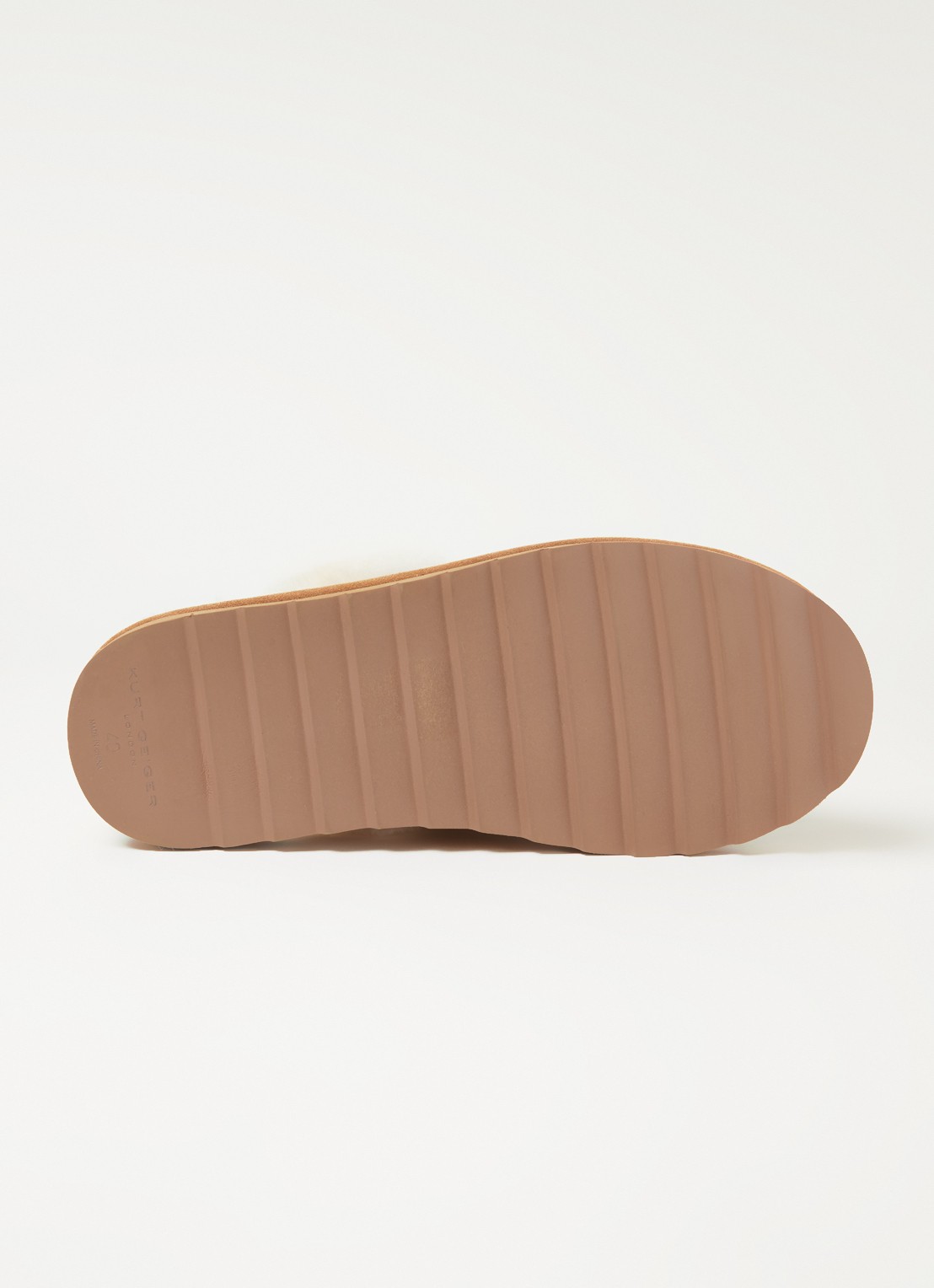 Kurt Geiger Cosy Stitch pantoffel van suède - detail 2 hazelnootbruin