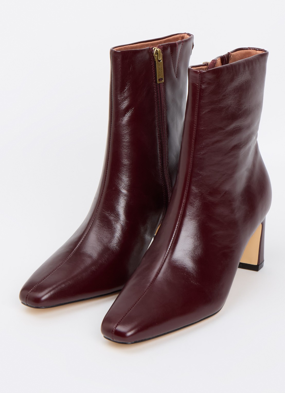 Kurt Geiger Eaton enkellaarsje van leer - detail bordeauxrood