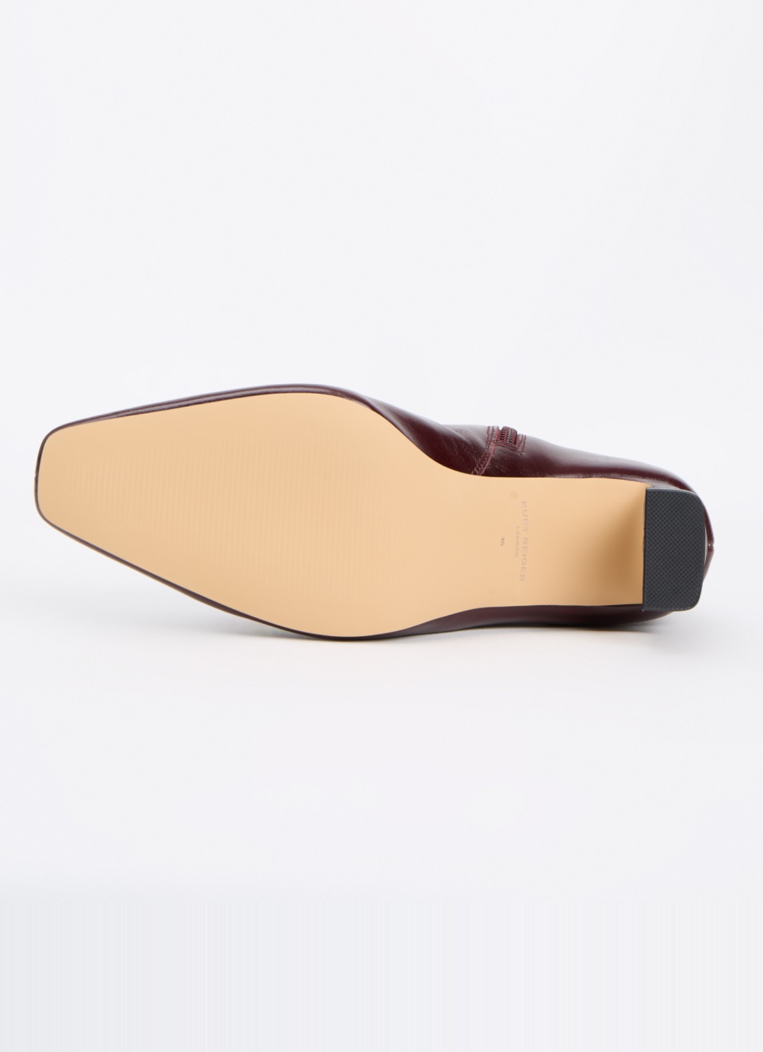 Kurt Geiger Eaton enkellaarsje van leer - detail 2 bordeauxrood