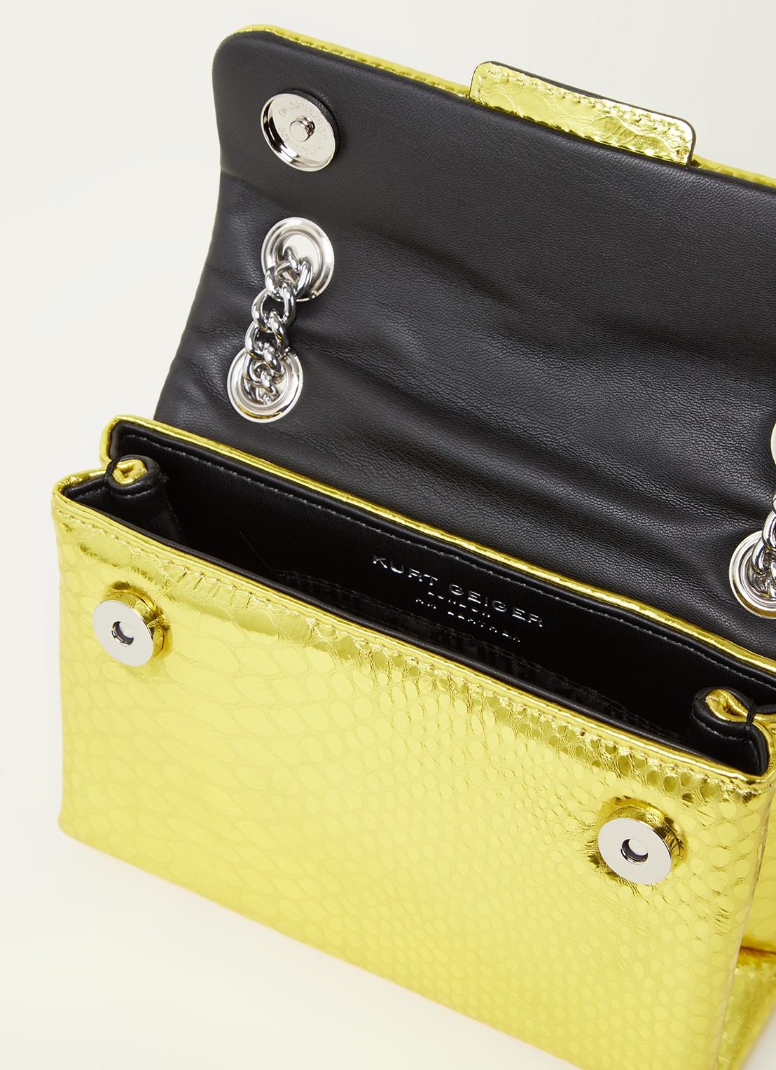 Kurt Geiger Kensington Mini X schoudertas van leer met metallic finish - detail geel