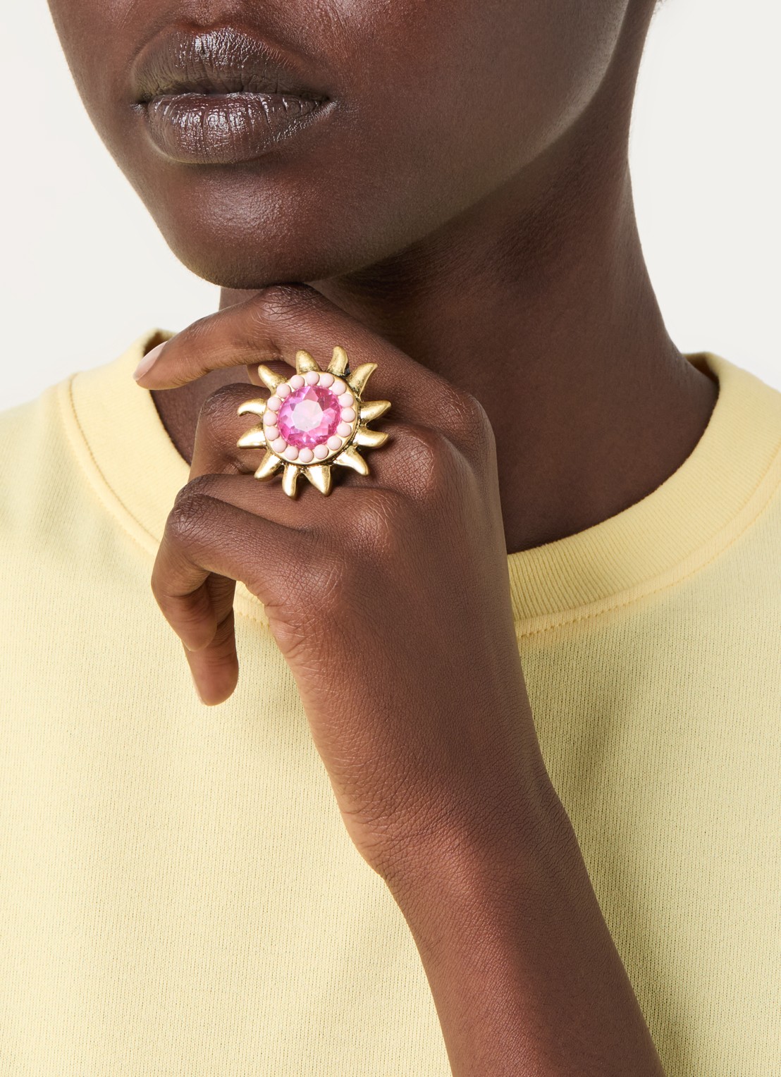 Kurt Geiger Large Sun ring met kristal - voorkant 2 roze