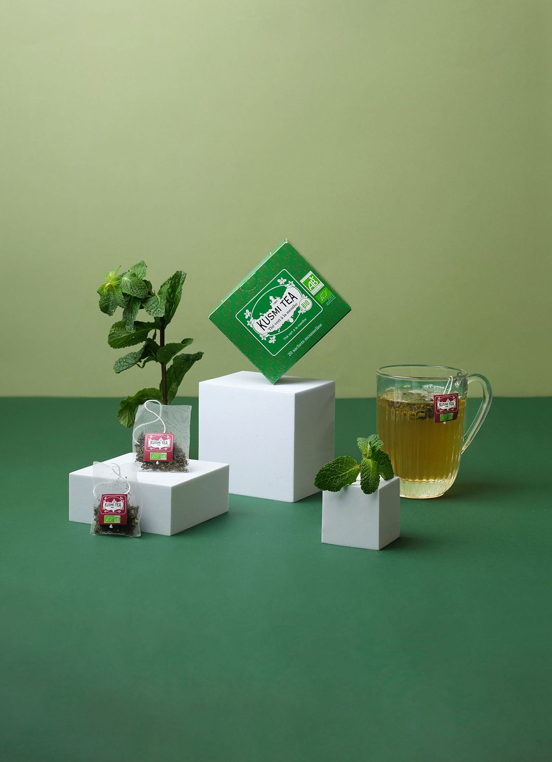 Kusmi Tea Spearmint groene thee theezakjes 20 stuks - voorkant 3 beige