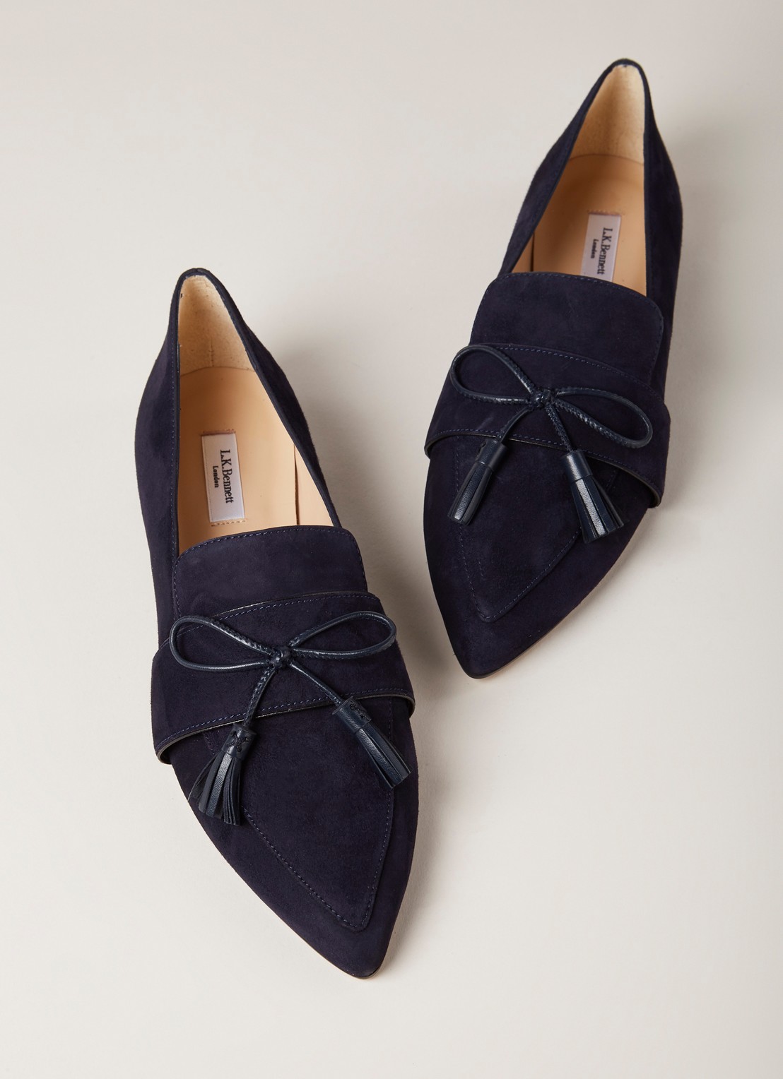 L.K.Bennett Celina loafer van suède met tassels - detail 4 blauw