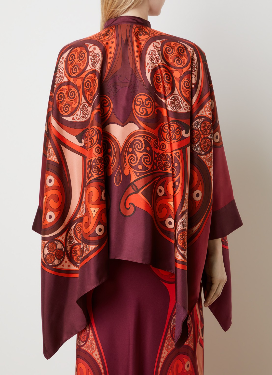 La DoubleJ Foulard blouse van zijde met print - achterkant 3 donkerrood
