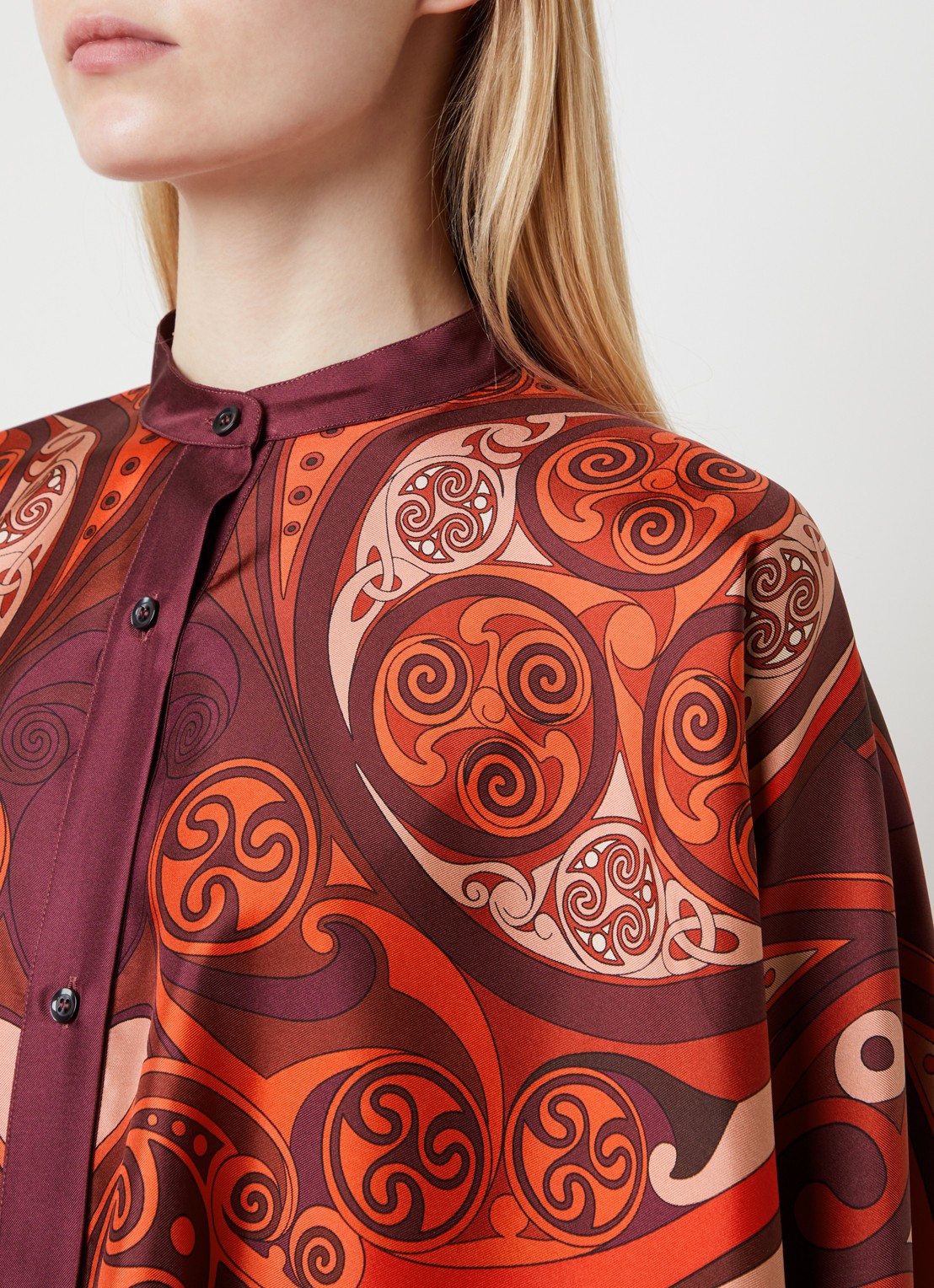 La DoubleJ Foulard blouse van zijde met print - detail 5 donkerrood