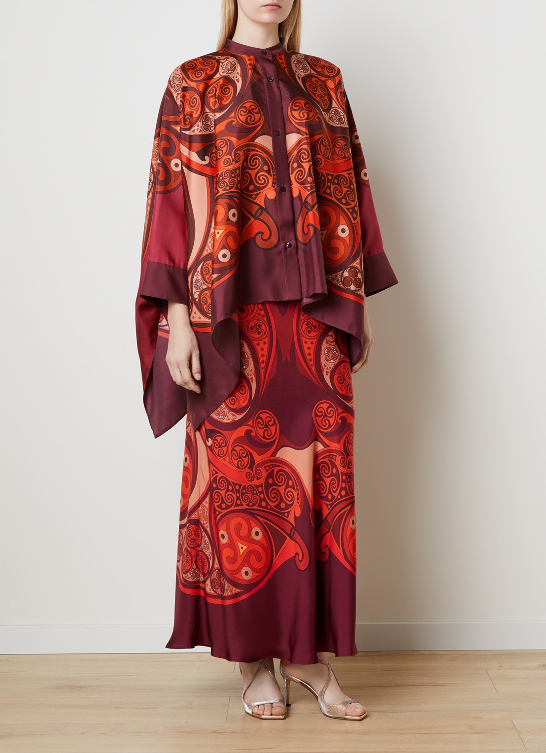 La DoubleJ Foulard blouse van zijde met print - voorkant 2 donkerrood