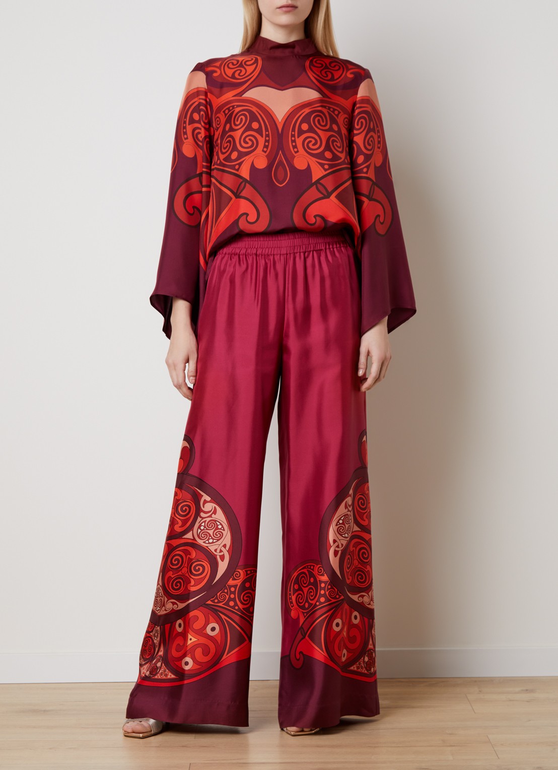 La DoubleJ Palazzo high waist wide fit broek van zijde met print - voorkant 5 donkerroze