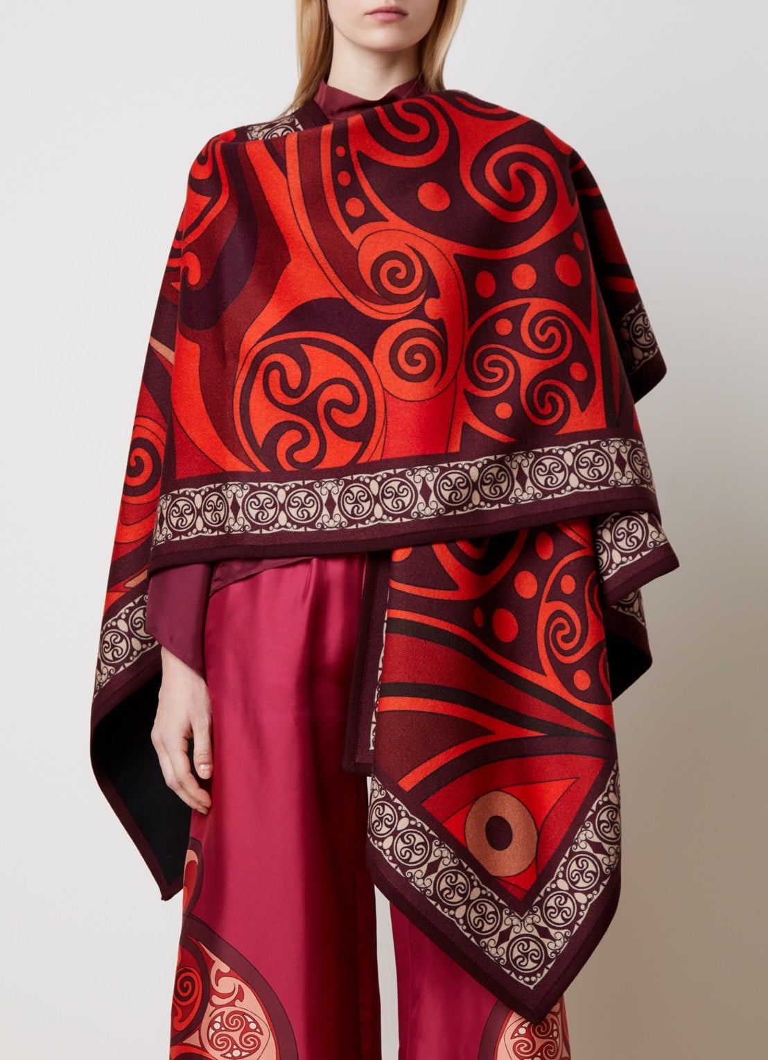 La DoubleJ Soul fijngebreide poncho van wol met print - detail 4 donkerrood