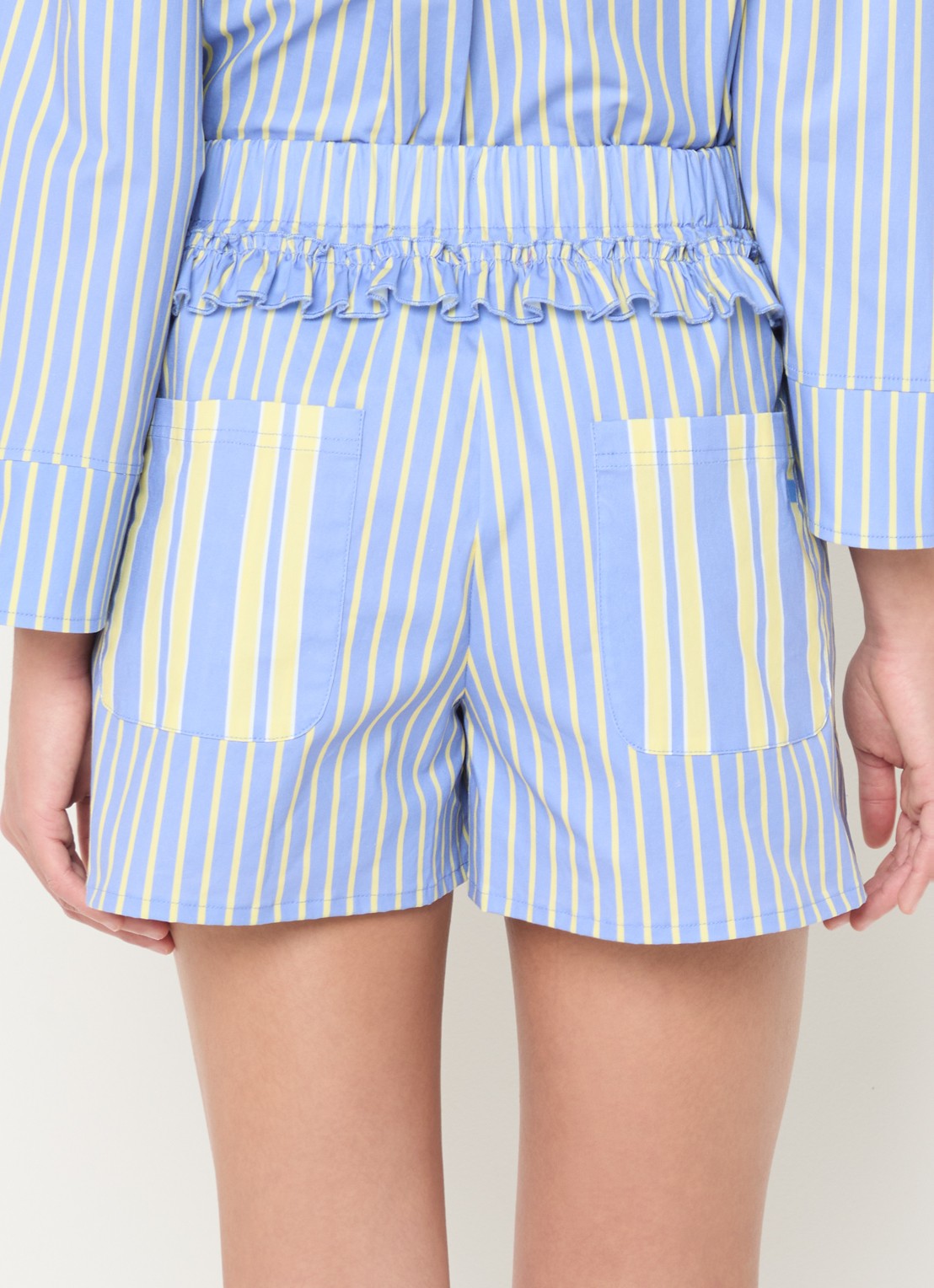 Laagam Caos high waist straight fit korte broek met streepprint - achterkant 5 lichtblauw