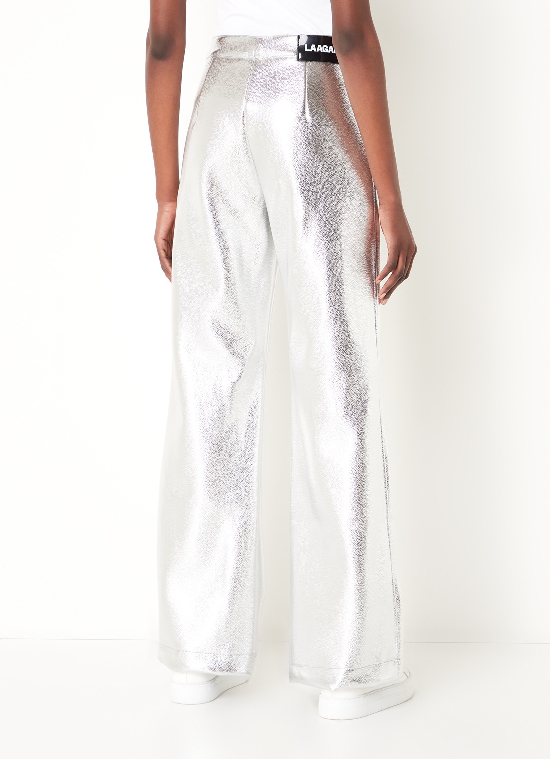 Laagam High waist wide fit broek van imitatieleer met metallic finish - achterkant zilver