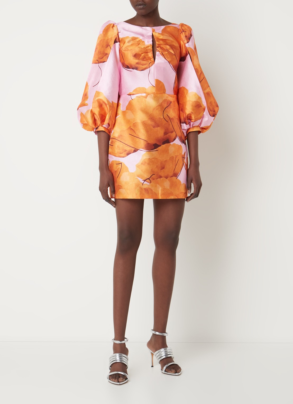 Laagam Liza Fleur mini jurk met bloemenprint en rugdecolleté - voorkant 2 oranje