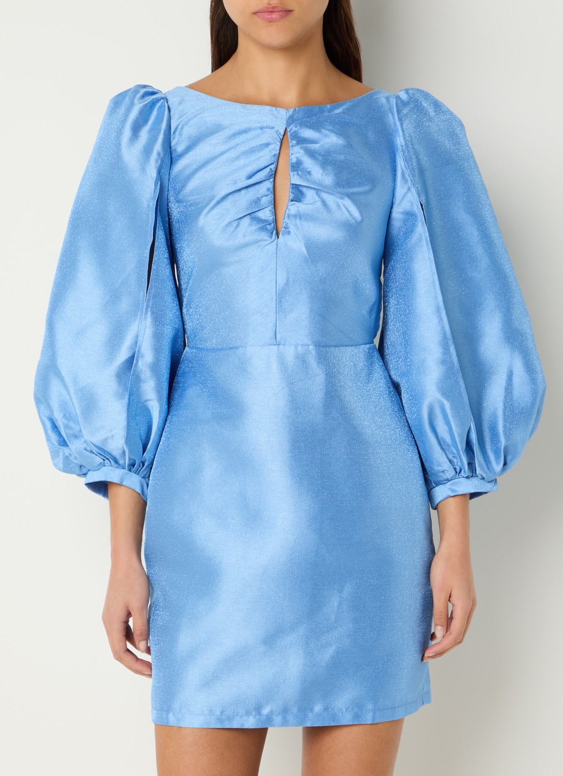 Laagam Liza mini jurk met cut-out detail en pofmouw - detail 2 blauwgrijs