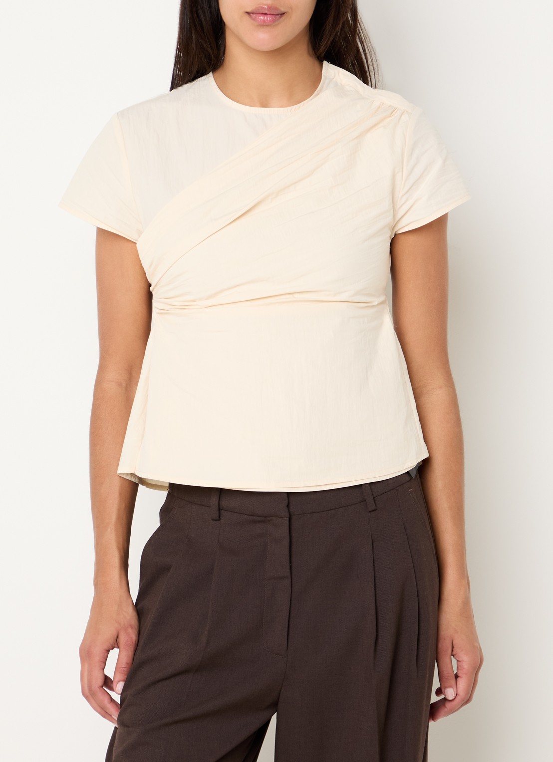 Laagam Raven top met cut-out detail - detail 3 ivoor