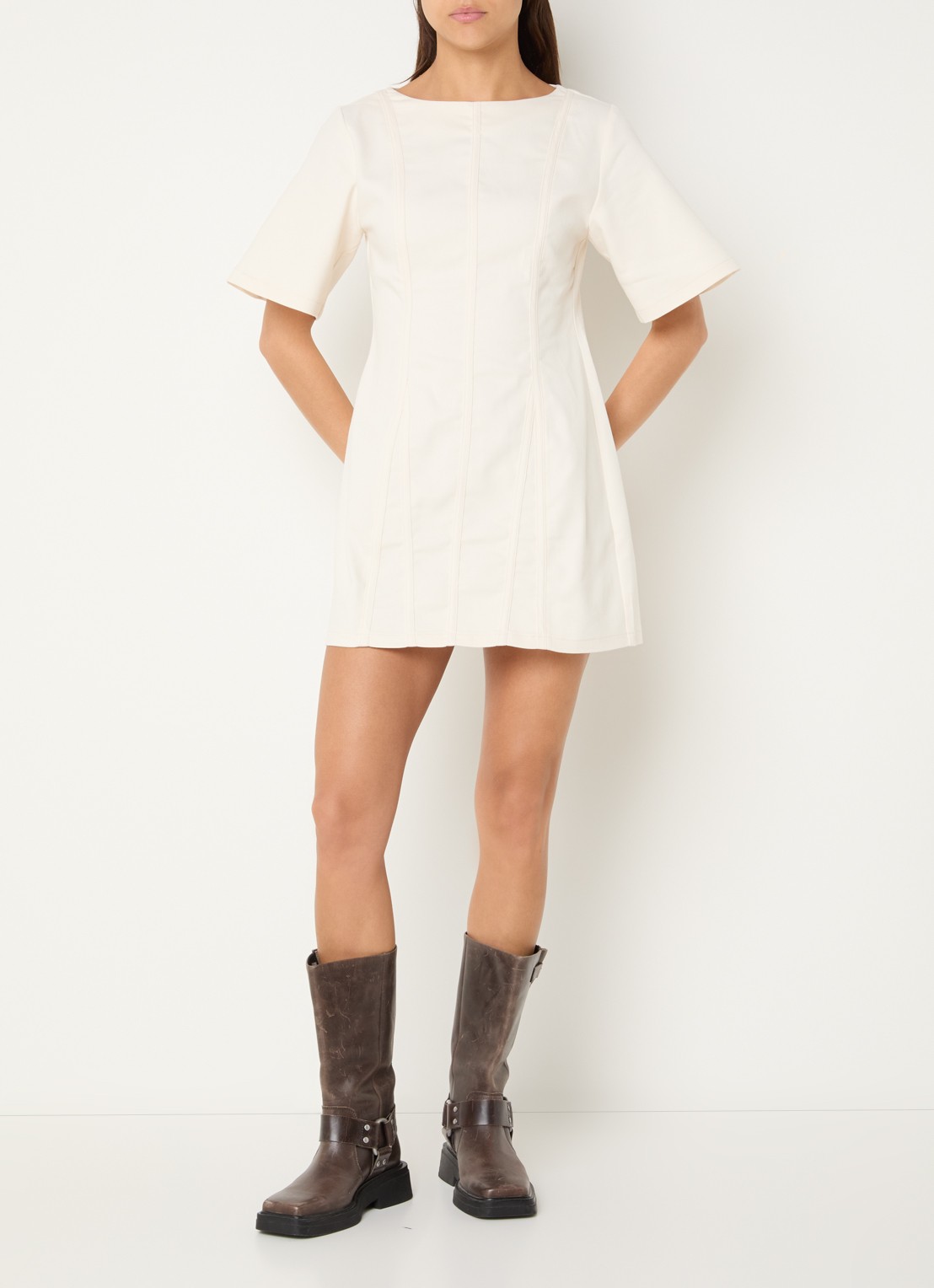 Laagam Rosette mini jurk met stretch - voorkant 2 gebroken wit
